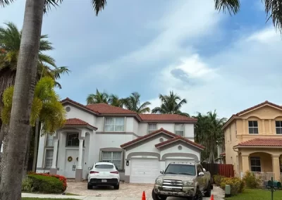 Experienced Roof Cleaner